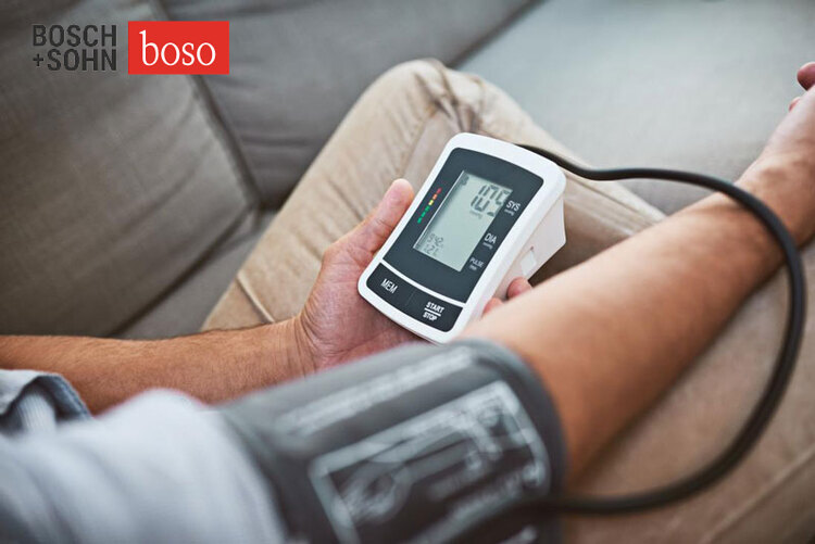 Hãy trang bị máy đo huyết áp điện tử để theo dõi huyết áp tại nhà