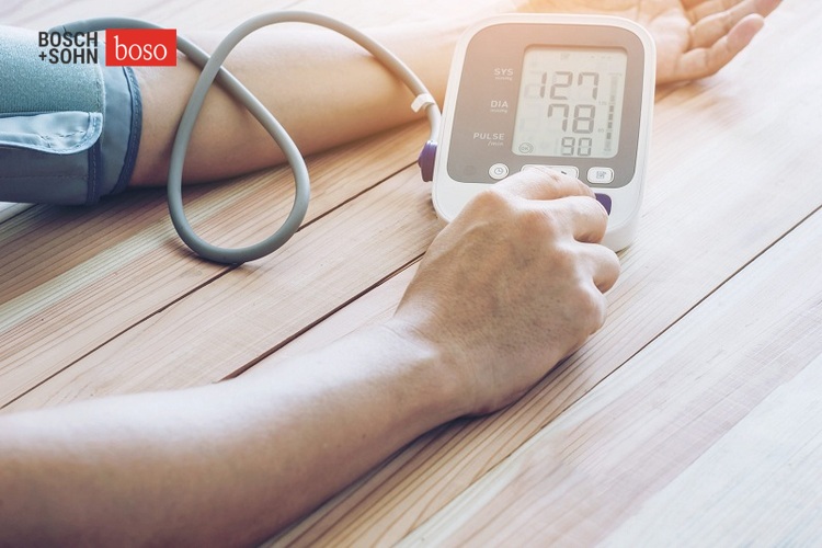 Bạn có thể tự đo huyết áp tại nhà