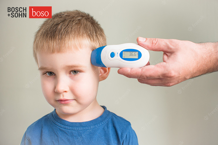 Bạn có thể chọn loại máy đo nhiệt độ cho bé có chức năng ghi nhớ kết quả đo